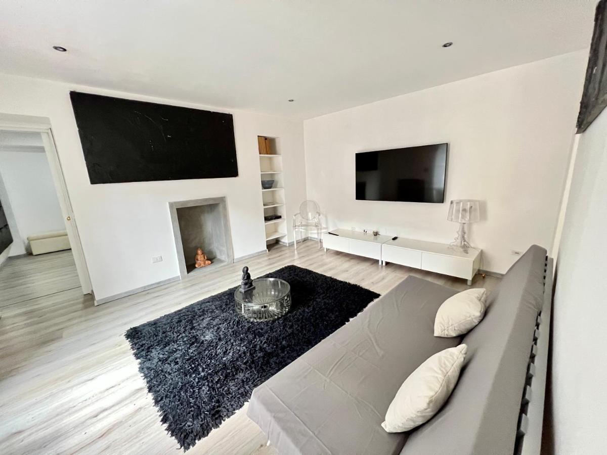Abstract House Design Home In Center Of Τορίνο Εξωτερικό φωτογραφία